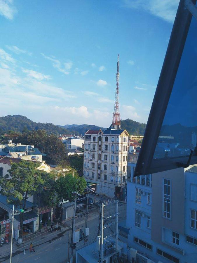 Отель Khach San Hoa Ban Trang Son La Экстерьер фото